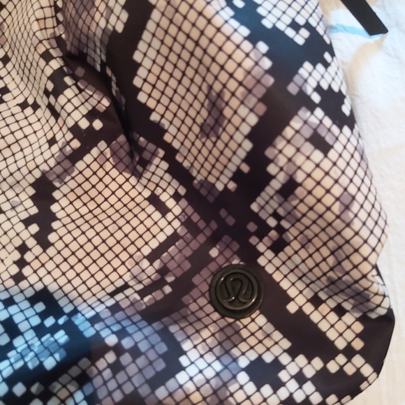 Lululemon tote - Picture 5 of 5